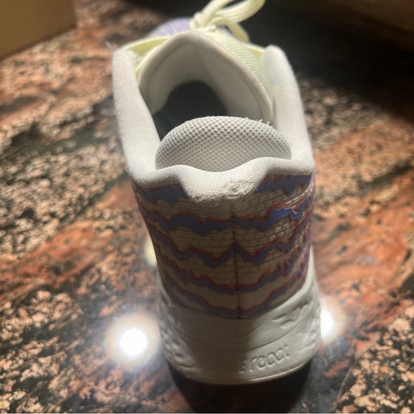 Nike BB’s size 9 Mens. Soft lime green, purple and tangerine. - Picture 2 of 7